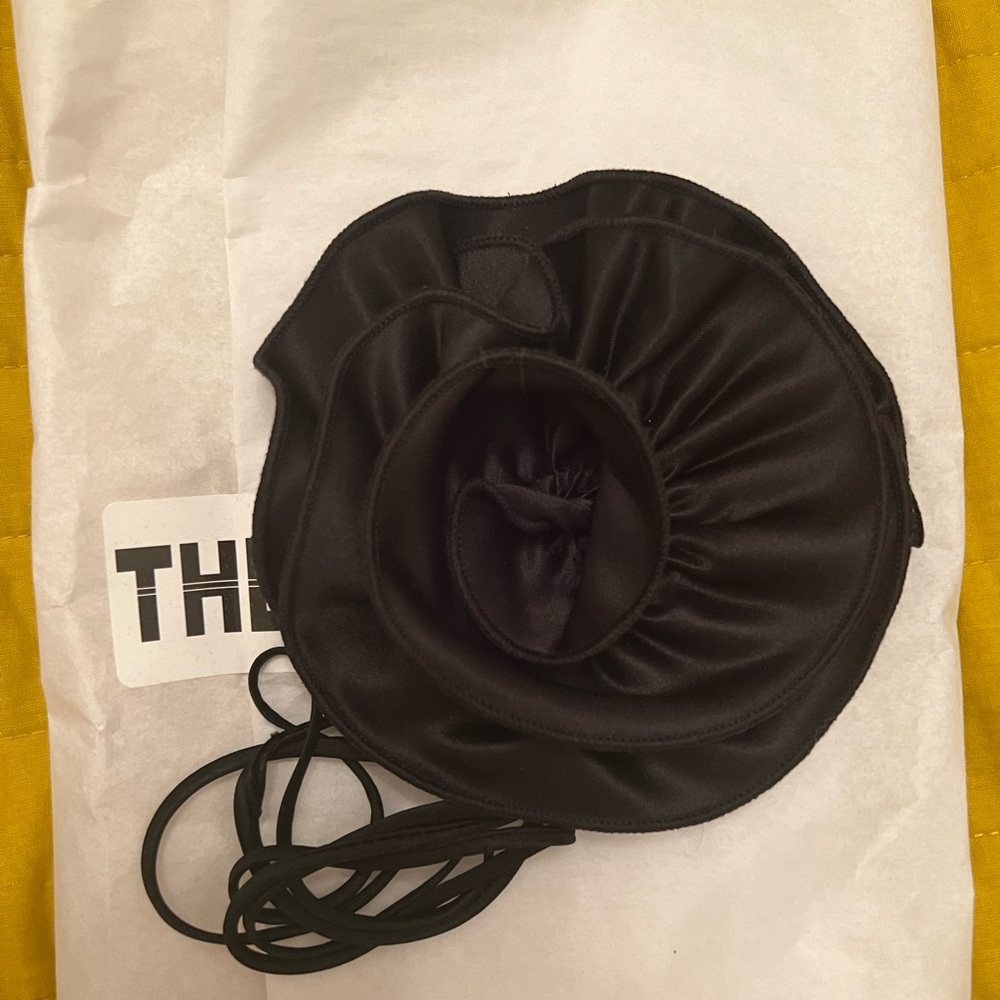 ROSE NECK TIE BLACK SMALL